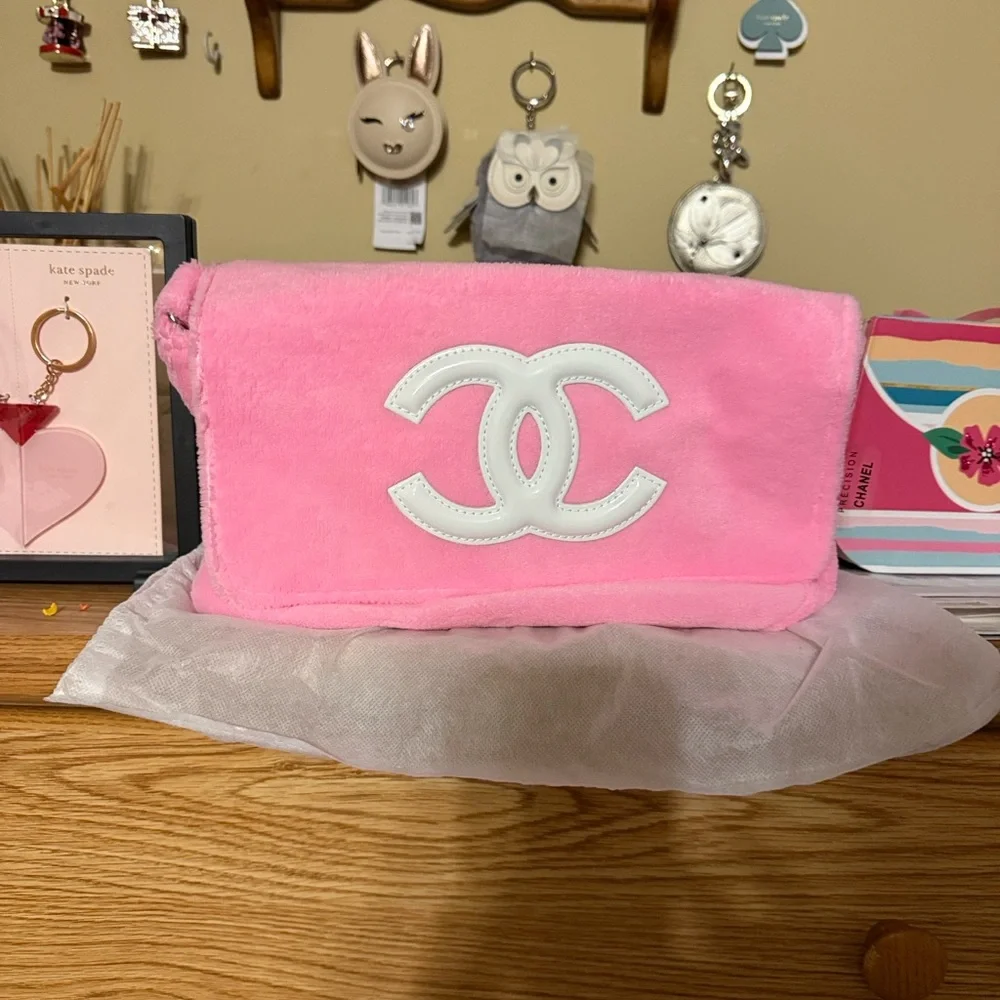 Chanel Precision VIP Promotion Crossbody Fuzzy Pink Bag - Picture 7 of 7